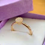 Anel com detalhes em micro zircônia 
