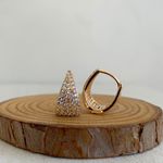 Brinco de argola cravejado 