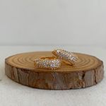 Brinco de argola cravejada 