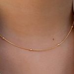Chocker de bolinhas delicada 