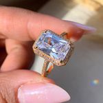 Anel de pedra quadrada trabalhado na zircônia linha Premium 