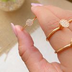 Anel com detalhes em micro zircônia 