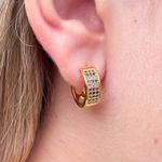 Brinco Argolinha Cravejada Na Micro Zirconia Colorida