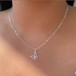 Colar de corações com borboleta prata 925