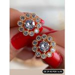 Brinco Flor Cravejado Na Micro Zirconia