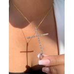 Colar De Cruz Com Detalhe Na Navete