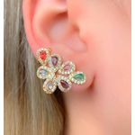 Brinco ear cuff cravejado na micro zircônia com detalhe na pedra