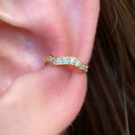 Piercing Fake ondulado Cravejado na Micro Zircônia 