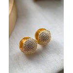 Brinco de bolinha cravejado 