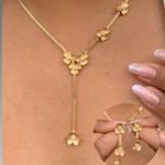 Conjunto de gravatinha de flor 