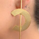 Brinco Meia Lua minimalista 