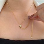 Colar Gravatinha com detalhes cravejado 