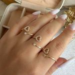 Anel ajustável de coração na zircônia com ponto de luz (cada)