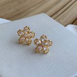 Brinco de flor na zircônia 