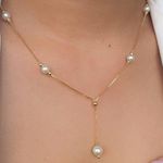 Colar de gravatinha de perolas esferas 