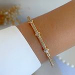 Bracelete de trevo trabalhado 