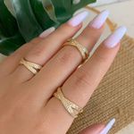 Anel cruzado com zircônias 