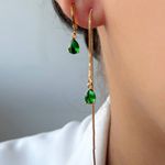 Brinco de linha com zircônia formato gota 