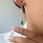 Brinco de linha com zircônia formato gota 