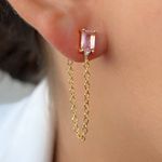 Brinco com corrente e zircônia quadrada 