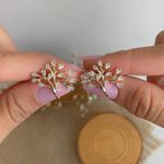 Brinco de arvore com zircônia 