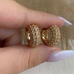 Brinco de argola craquelada