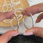 Brinco de argola redonda na prata 925