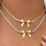 Chocker em navetes com laço (cada)