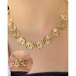 Conjunto de flor trabalhado