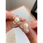 Brinco De Flor Com Perola