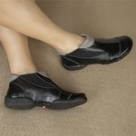 Bota Feminina em Couro Preto J.Gean CM0041