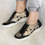 Tênis Feminino De Couro legítimo detalhes flores Cor Ourolight Cod. EU0011
