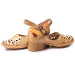 Sapato Boneca J.gean Salto Grosso Em Couro Cor Bege