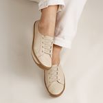 Sapatilha Tênis feminino em couro cor Ice ajuste elástico J.Gean Wave cod. FI0007
