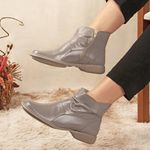 Bota Feminina Exclusiva em Couro Cinza J.Gean