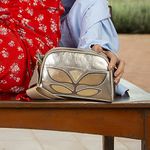 Bolsa Retangular Feminina Em Couro Prata J.Gean 