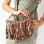 Bolsa Feminina com Franjas em Couro Marrom Conhaque J.Gean 