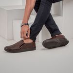 Slip On Yate em Couro Masculino Stratus Marrom + Brinde Porta Cartão