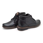 Bota Masculina Montana em Couro - Preto