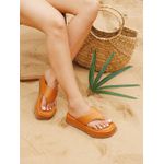 Chinelo July Carvalho