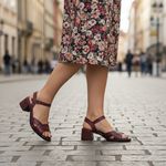 Sandália Feminina Antônia Com Detalhe Em Tachas