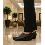 Mocassim feminino ortopédico com elástico couro legítimo cor preto
