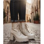 Coturno feminino plataforma tratorado salto alto couro legítimo cor off white