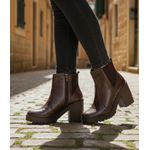 Bota feminina tratorada salto alto couro legítimo cor chocolate lisa