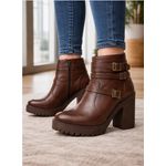 Bota feminina tratorada salto alto couro legítimo cor chocolate com enfeites laterais