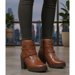 Bota feminina tratorada salto alto couro legítimo cor havana com enfeites laterais