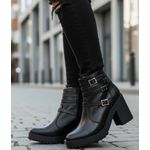 Bota feminina tratorada salto alto couro legítimo cor preta com enfeites laterais
