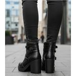 Bota feminina tratorada salto alto couro legítimo cor preta com enfeites laterais