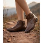 Bota Rasteira Pierrô cano curto couro legítimo cor havana com fivelas laterais