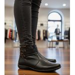 Bota Rasteira Pierrô cano curto couro legítimo cor preta com fivelas laterais